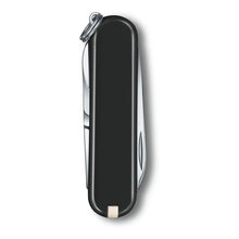 Cargar imagen en el visor de la galería, Cortapluma Victorinox Classic Dark Illusion Negra 7 Funciones 0.6223.3G