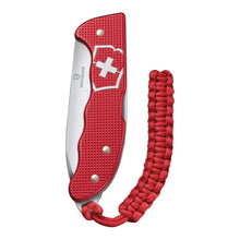 Cargar imagen en el visor de la galería, Navaja Victorinox Evoke Alox Roja 0.9415.20