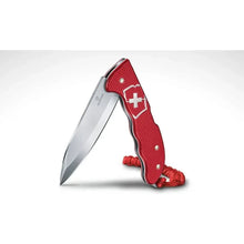 Cargar imagen en el visor de la galería, Navaja Victorinox Evoke Alox Roja 0.9415.20