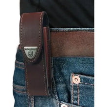 Cargar imagen en el visor de la galería, Estuche de Cuero Victorinox 4.0548 Café para Navajas de 111 mm
