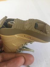 Cargar imagen en el visor de la galería, Encendedor Militar Soplete Destapador Bota Coyote