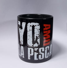 Cargar imagen en el visor de la galería, Taza Negra Café o Té Diseños Pesca Deport Salmon 325ml Regal