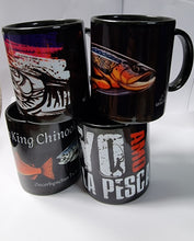 Cargar imagen en el visor de la galería, Taza Negra Café o Té Diseños Pesca Deport Salmon 325ml Regal