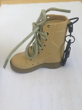 Cargar imagen en el visor de la galería, Encendedor Militar Soplete Destapador Bota Coyote