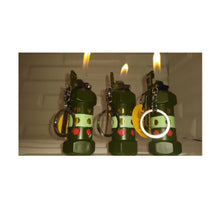 Cargar imagen en el visor de la galería, Encendedor Metal Recargable Militar Granada de Humo