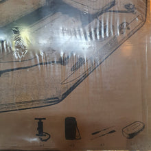 Cargar imagen en el visor de la galería, Bote Safari Pesca Fishman II 100 + Remos + Bombin + Bolso